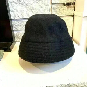 Uniqlo 100% Felted Wool Adjustable Rim Bucket Hat Unisex